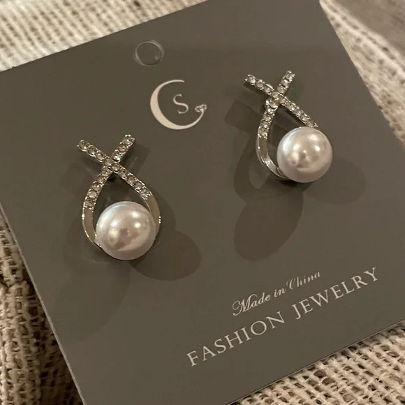 Earrings, Drop Faux Pearl & Rhinestones, BRAND NEW! - Picture 2 of 4